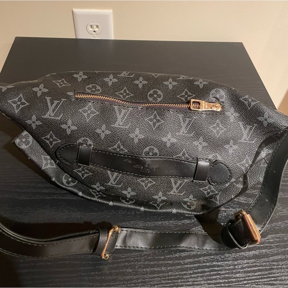 LOUIS VUITTON (crossbody) Monogram Bag [BLACK/GREY] - Picture 4 of 7